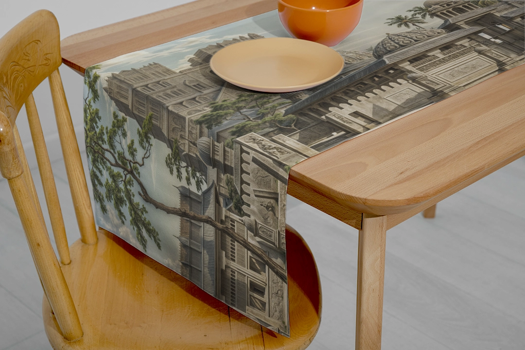 Antik Yapıların Sakin Sularının Yansıttığı Kubbeler Runner