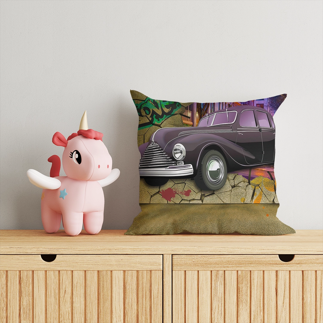 Duvardan Çıkan Antika Araba Kırlent