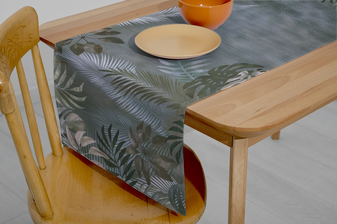 Yeşil ve Bej Renkli Tropik Yaprakların Zamansız Zarafeti Runner