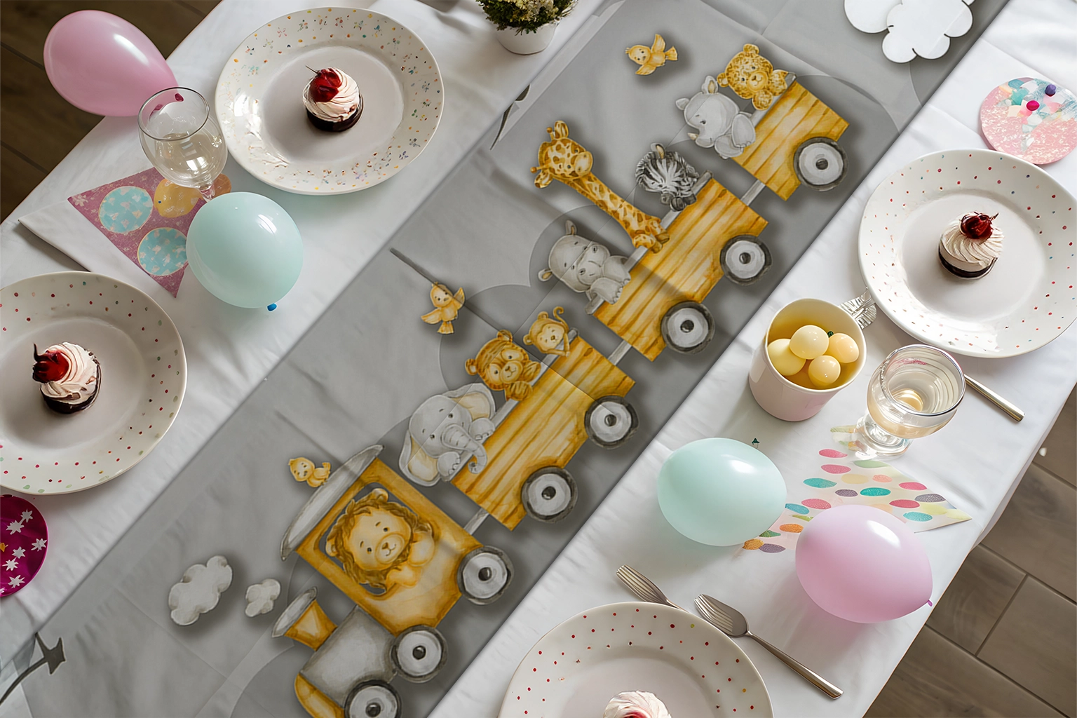 Dağların Zirvesinden Güneşe Hayvanlarla Tren Yolculuğu Runner