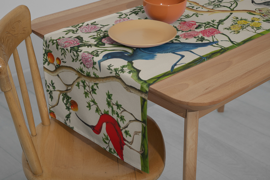 Egzotik Çiçeklerin Cazibesi ve Tropik Bir Cennetin Büyüsü Runner