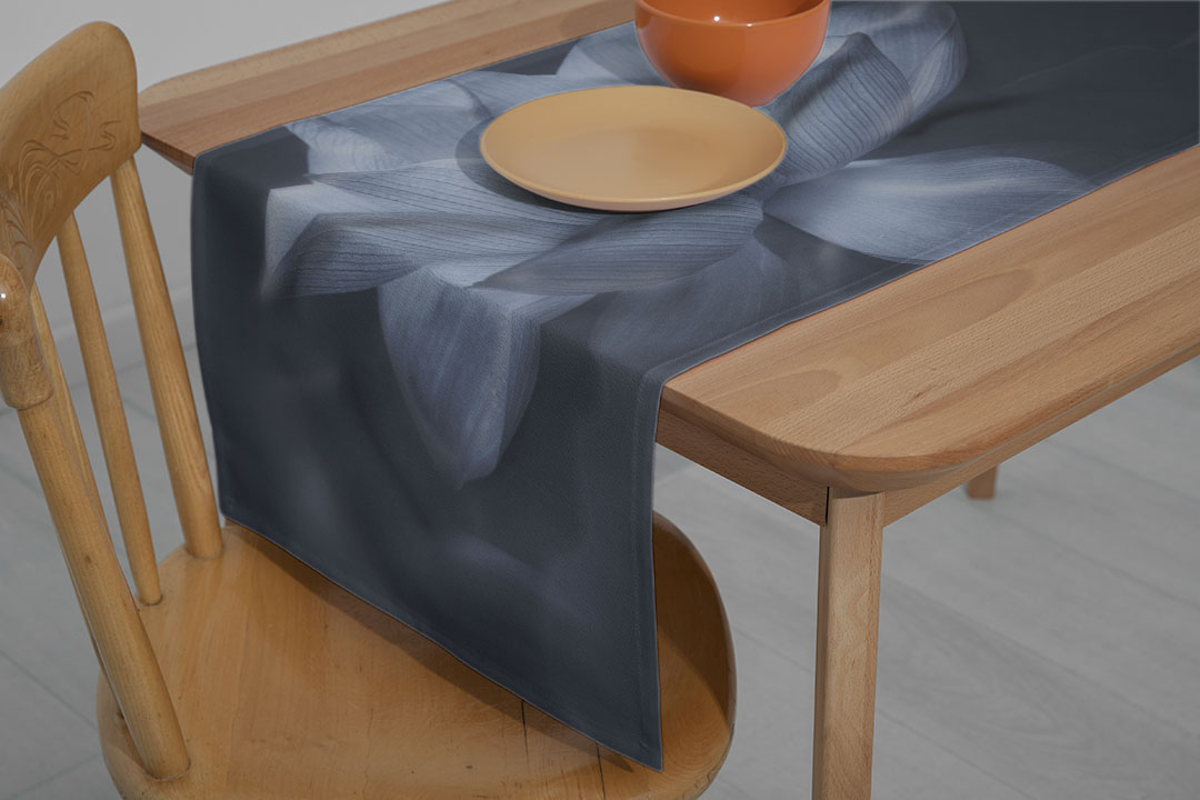 Gizemli ve Efsunlu Lotus Çiçeği Runner