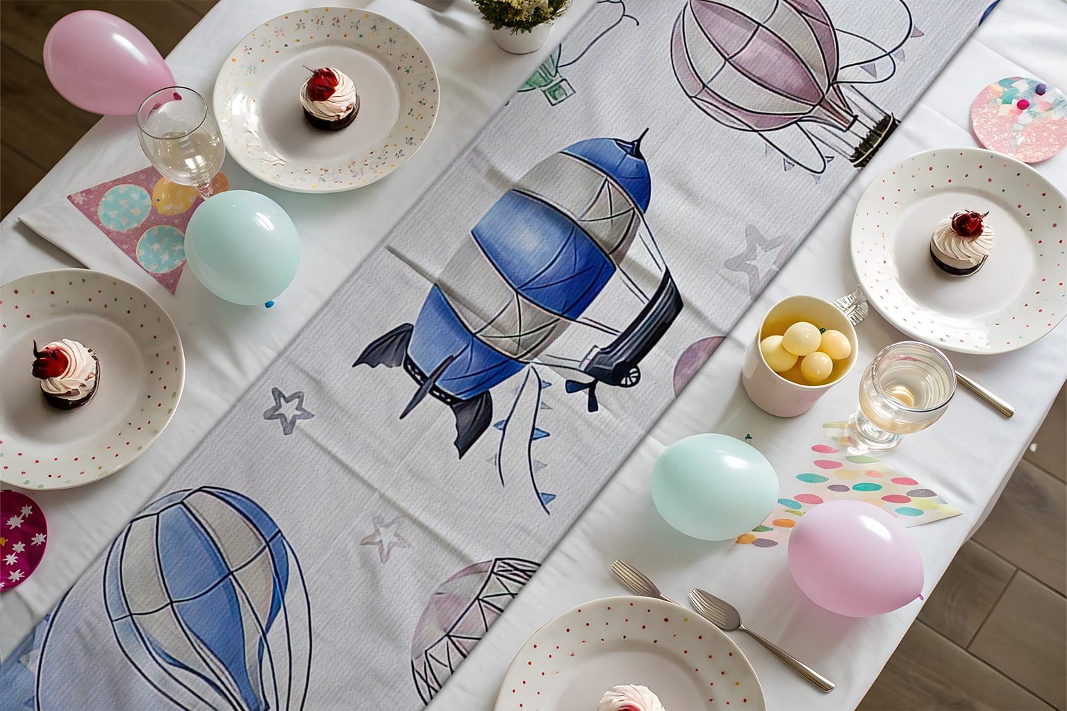 Gökyüzünde Süzülen Balonlar ve Zeplinlerle Rüya Dolu Bir Yolculuk Runner