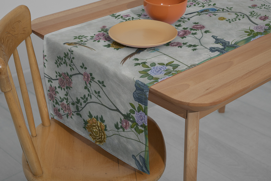 İpeksi Çiçeklerin Zarafeti ve Huzurlu Bir Doğa Senfonisi Runner