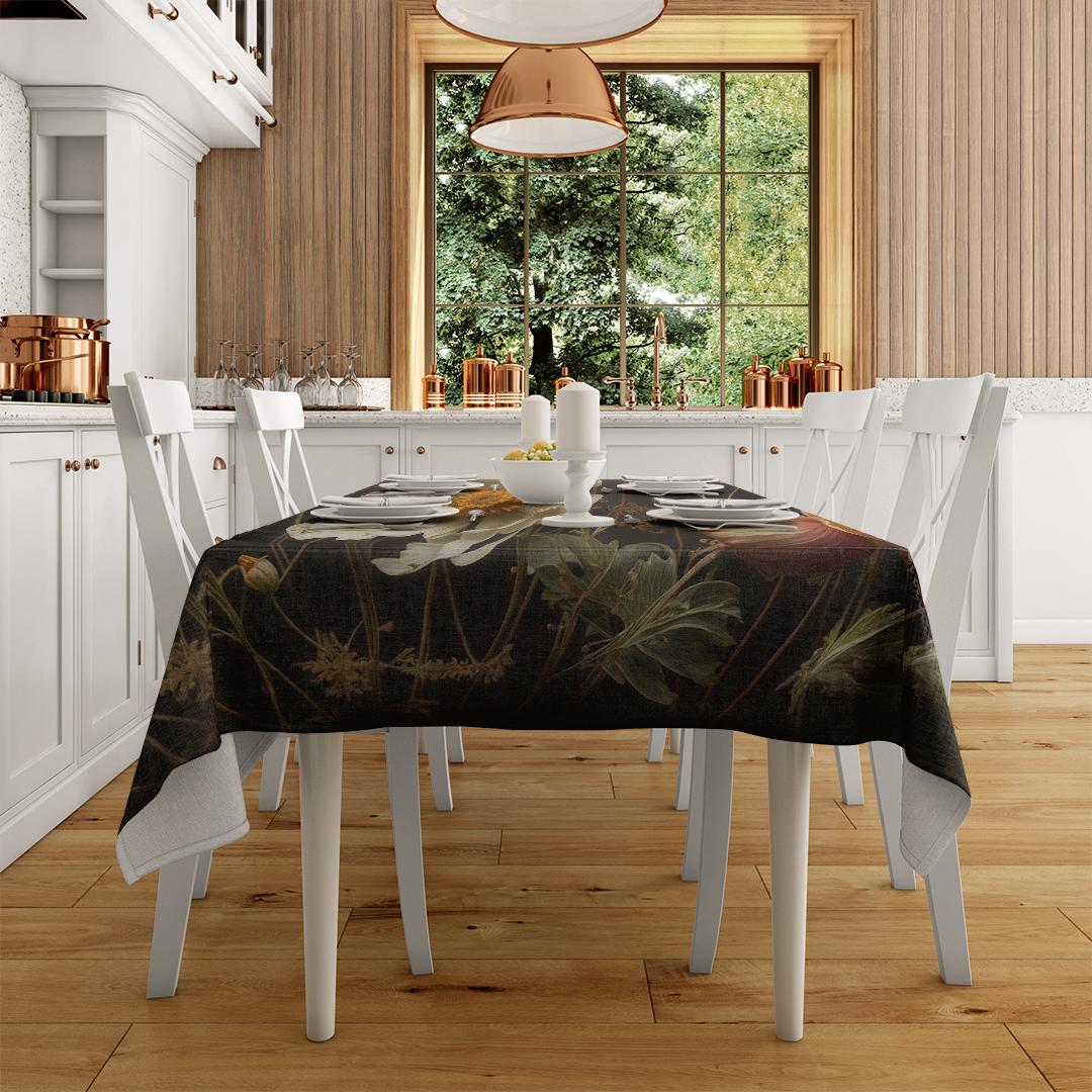 Narin Çiçeklerin Büyülü Dansı Masa Örtüsü