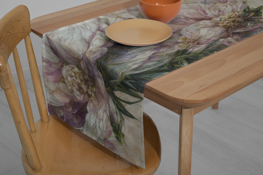 Romantik Bahçenin Zarif Çiçekleri ile Serüven Runner