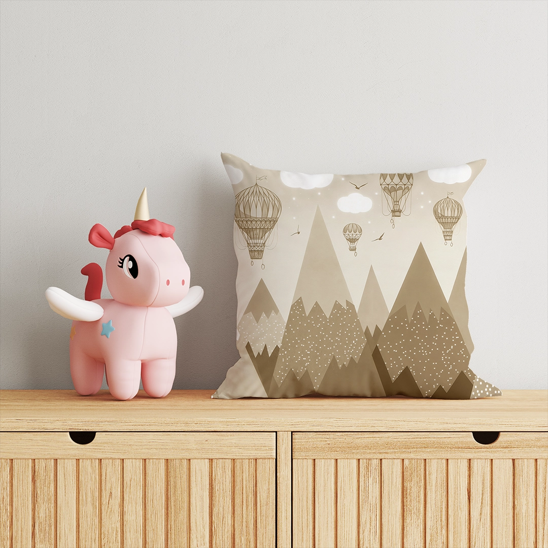 Sepya Tonlarında Yükselen Balonlar Kırlent