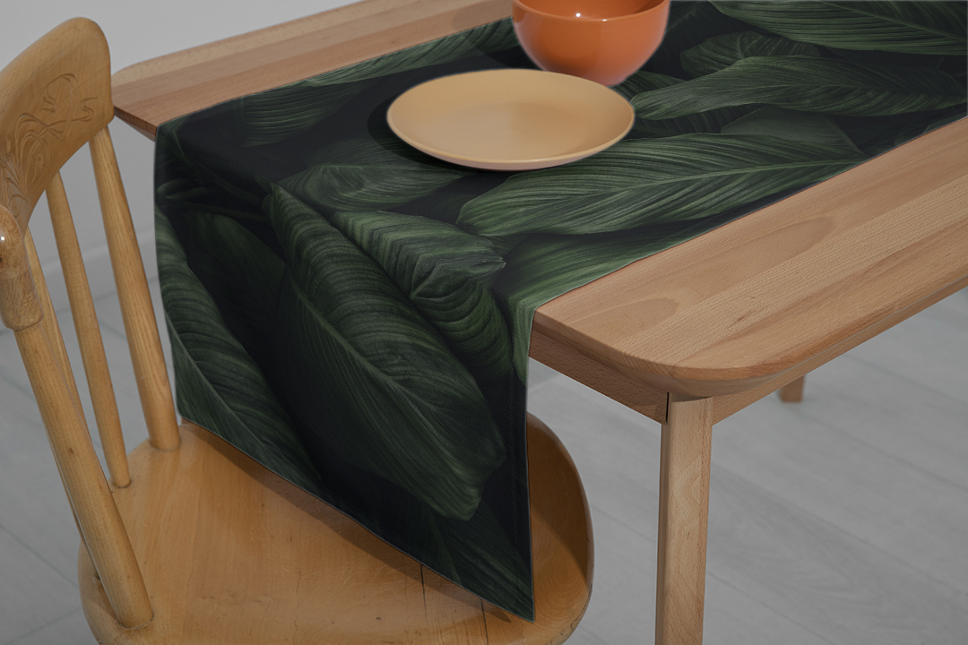 Tropikal Yapraklarla Gelen Huzur Runner