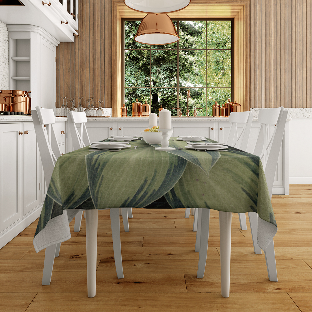 Yaprakların Gizemli Dünyası Masa Örtüsü